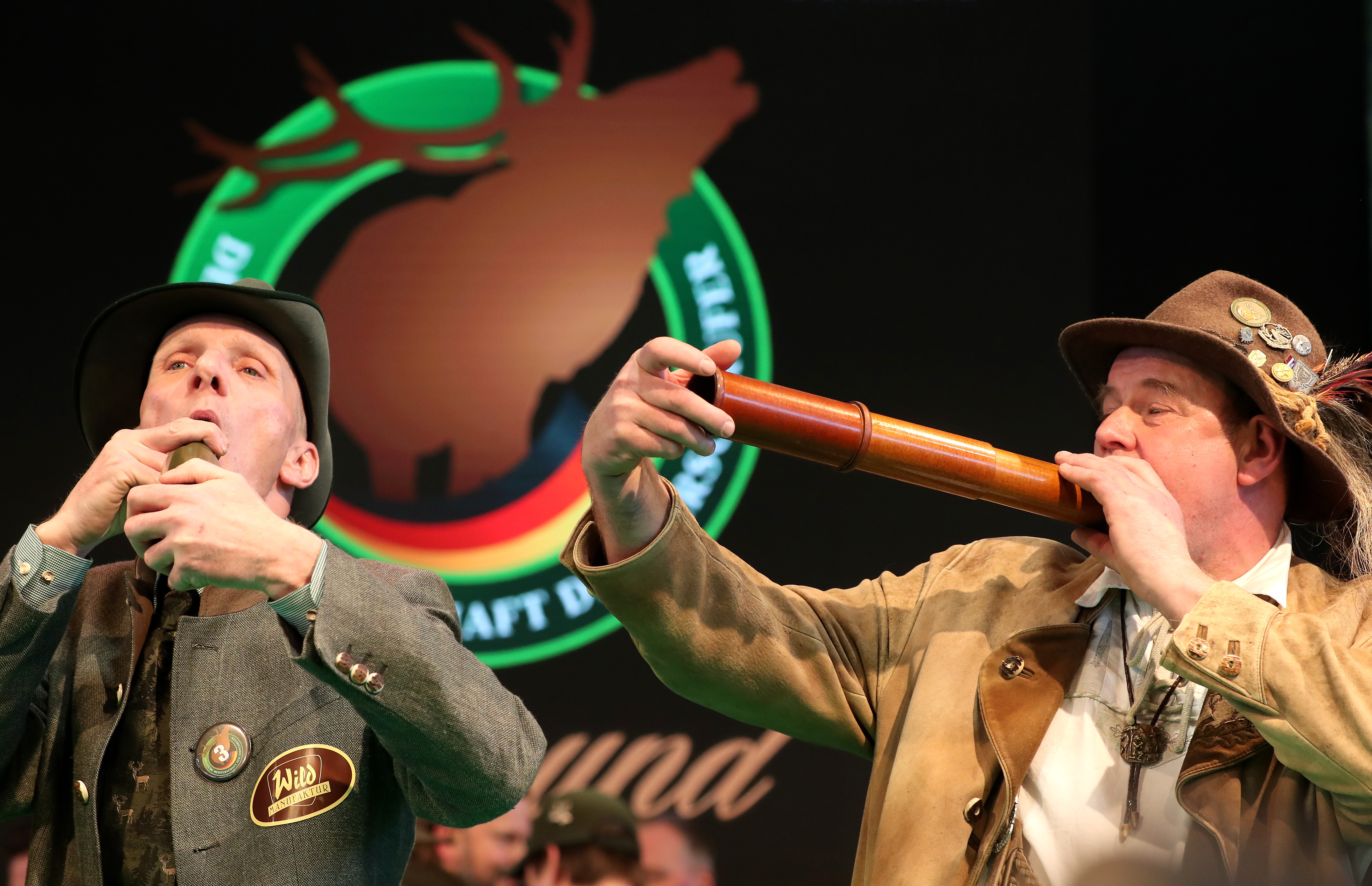 德国多特蒙德高居积分榜榜首，表现备受认可的简单介绍