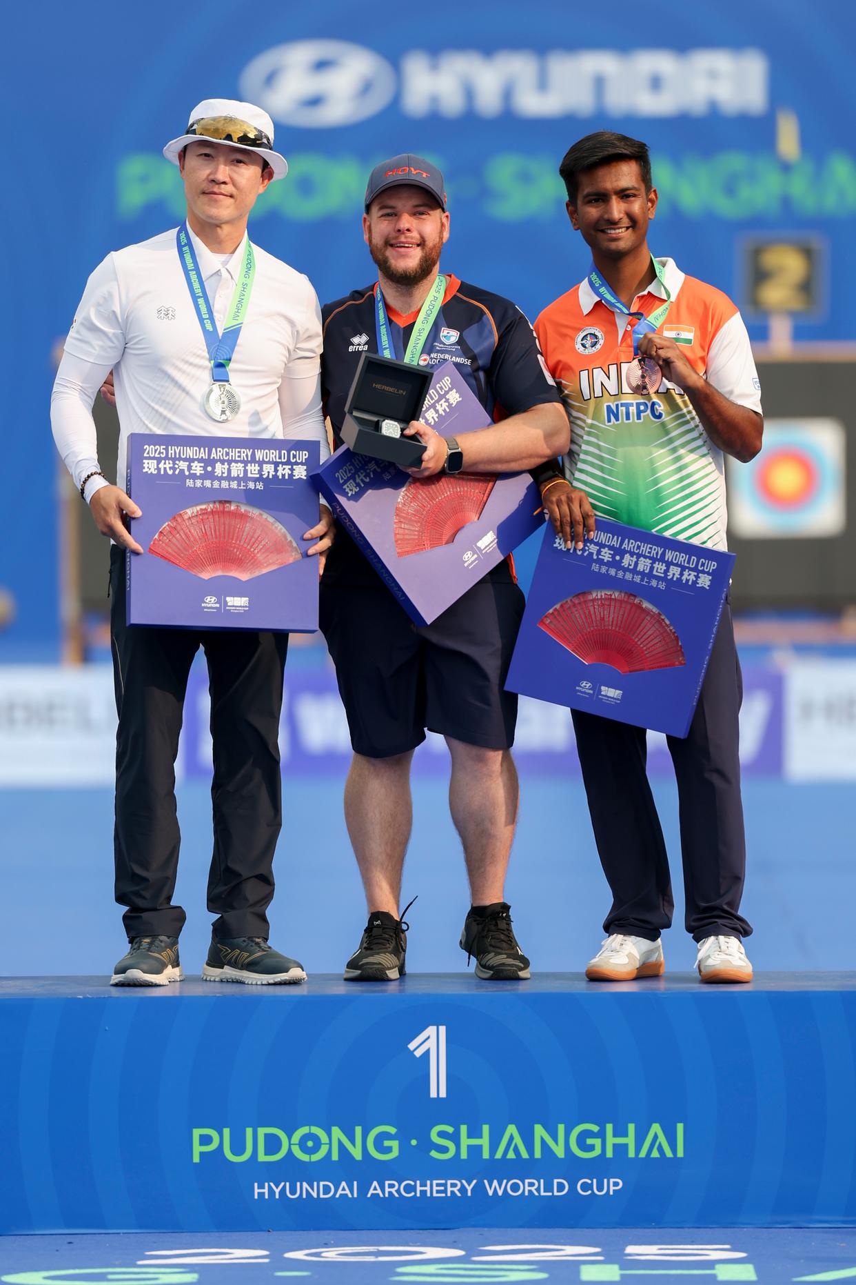 英格兰运动员在射箭比赛中夺冠