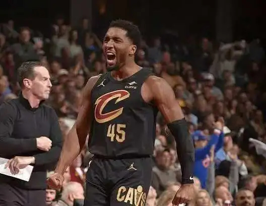 热火击败骑士,豪取十二连胜的简单介绍 热火击败骑士,豪取十二连胜的简单介绍