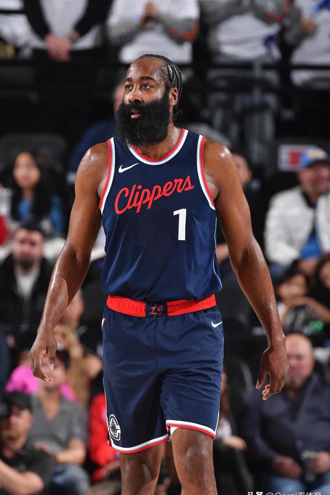 快船大胜雷霆保持不败 快船大胜雷霆保持不败