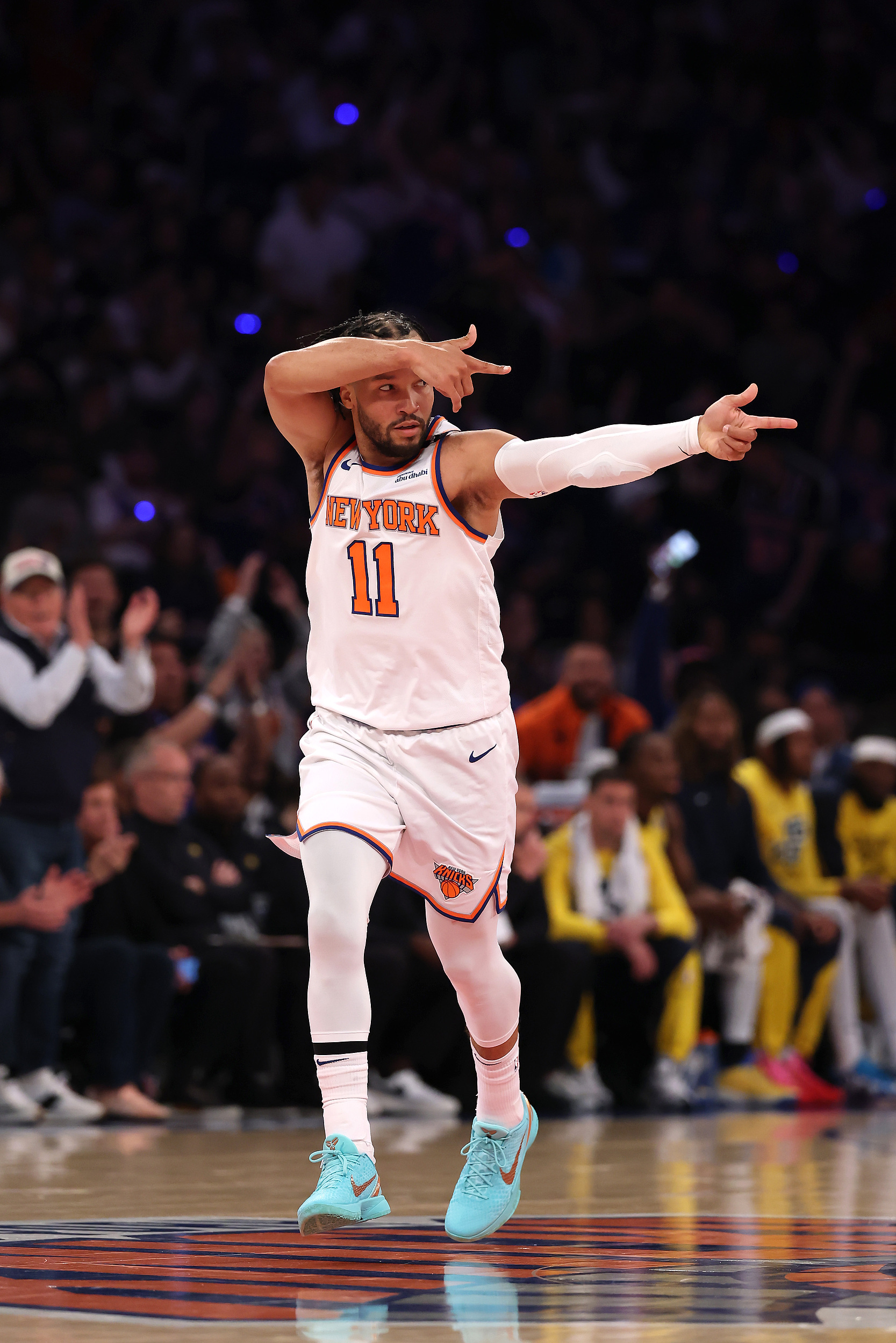 步行者战胜活塞，莫里斯32分8