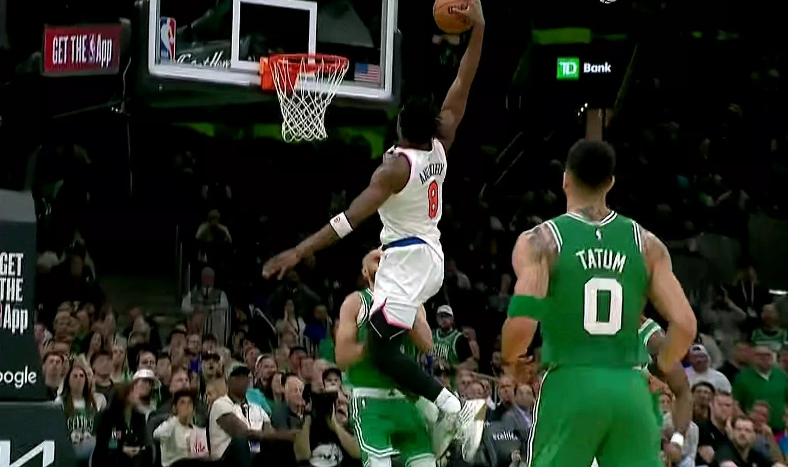 公牛客场不敌尼克斯,拉文砍下28分的简单介绍 公牛客场不敌尼克斯,拉文砍下28分的简单介绍