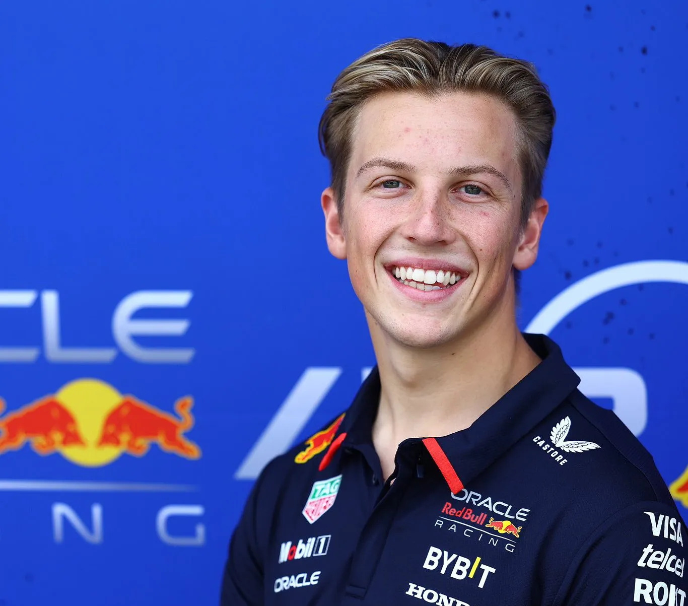 红牛二队鏖战威廉姆斯，佩雷兹点燃赛场的简单介绍