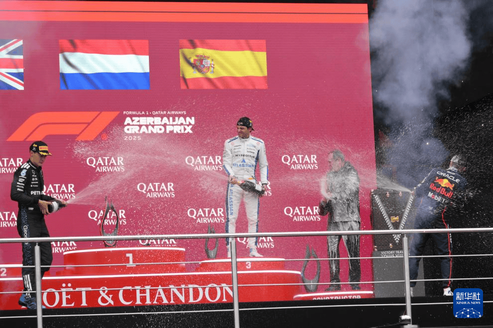 包含红牛二队横扫哈斯车队，塞恩斯状态火热的词条