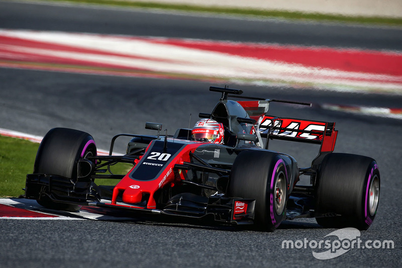 关于威廉姆斯鏖战红牛二队，塞恩斯统治全场的信息