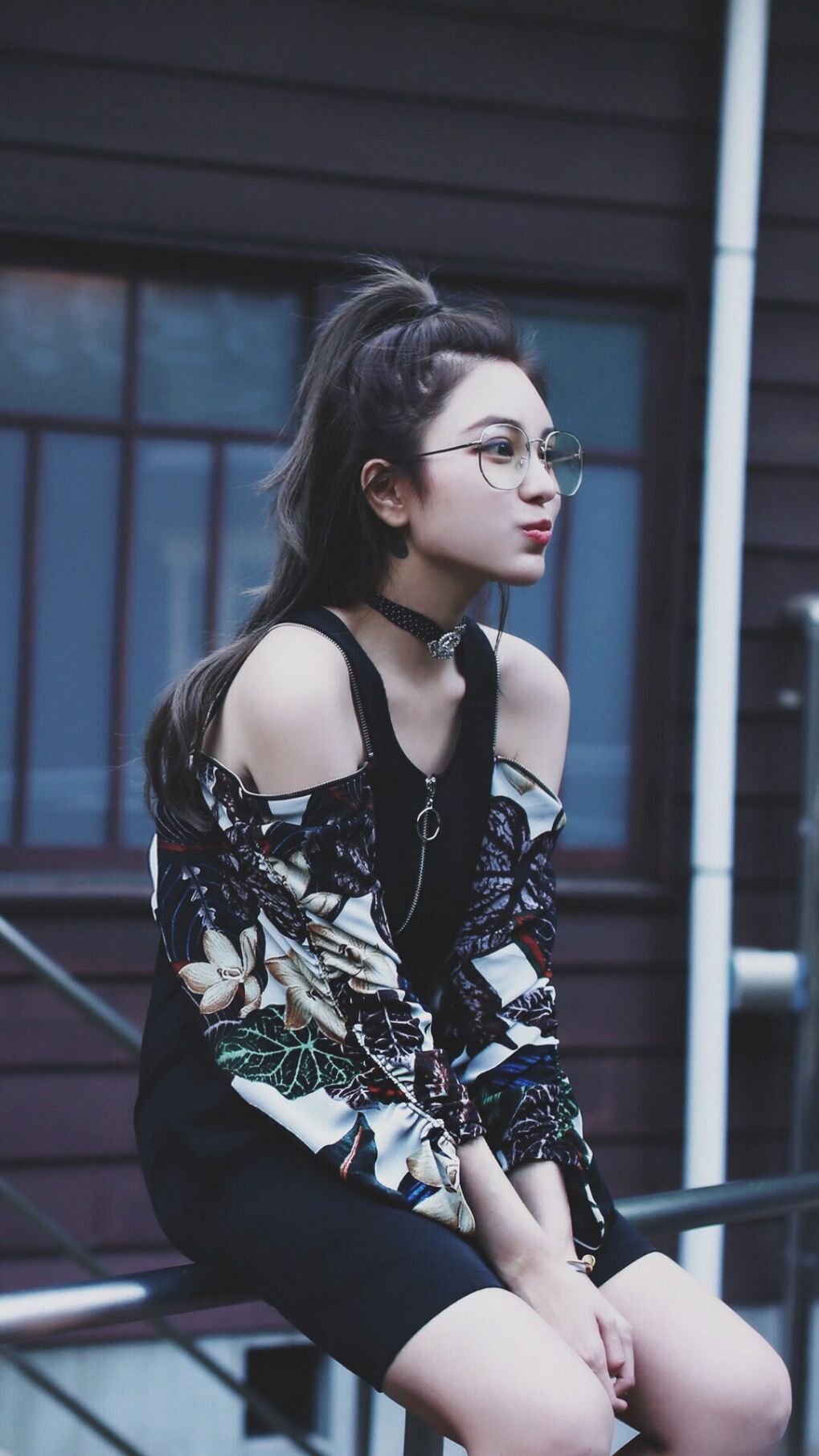 红魔之矛刺穿蓝白防线,门神奥纳纳化身攻防转换的关键先生