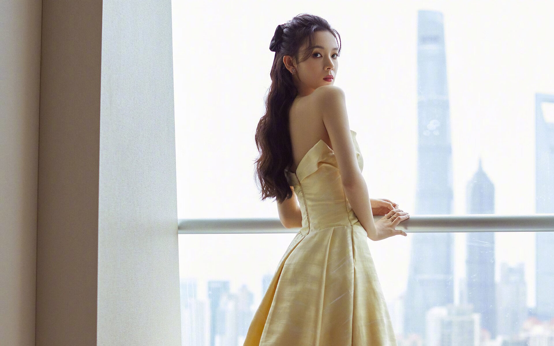 布克45分暴走！上海第三节一波流力克广厦，季后赛天平倾斜