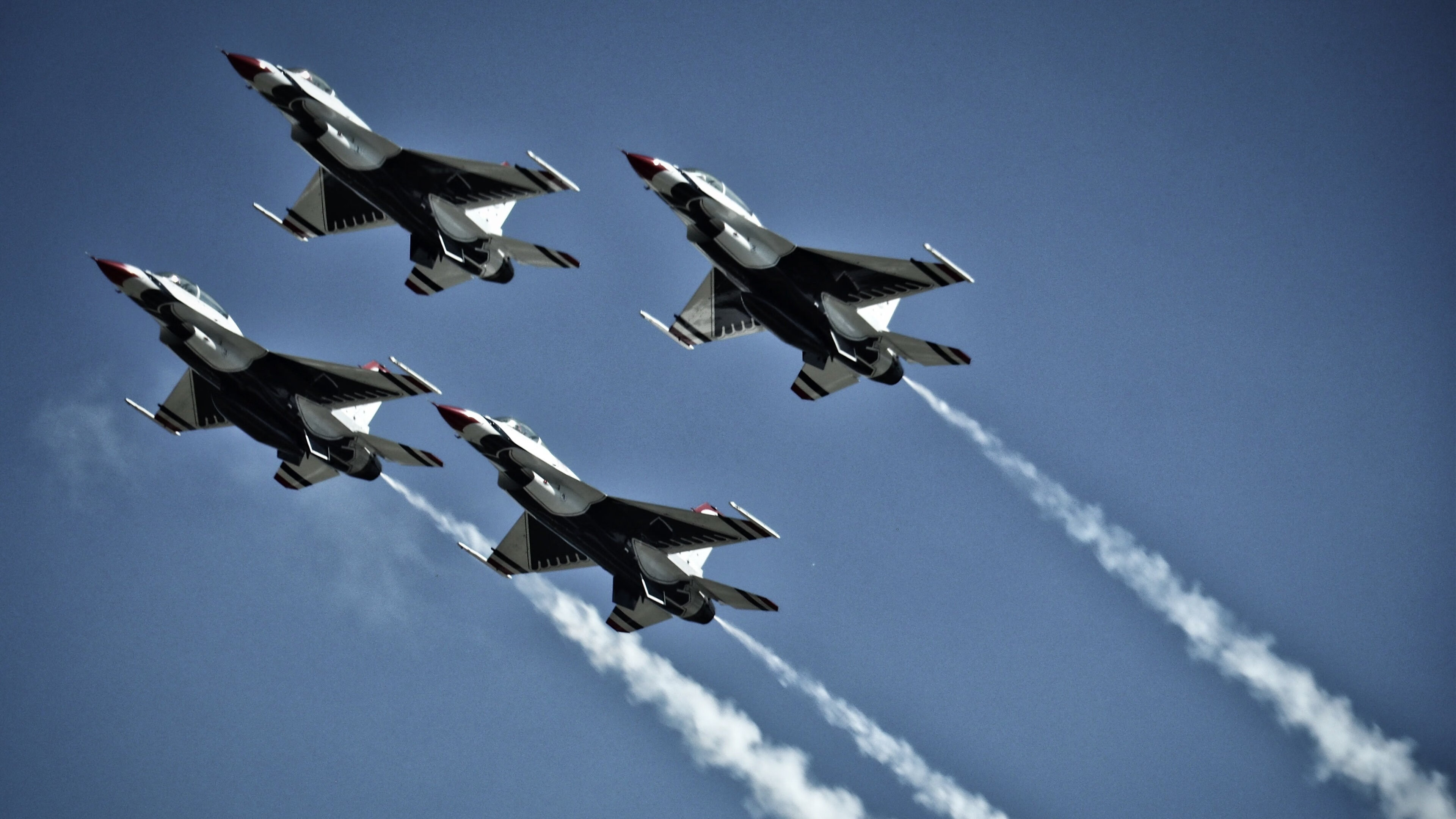 从迷失到主宰,浓眉在上海队对阵雄鹿的夜晚完成自我救赎