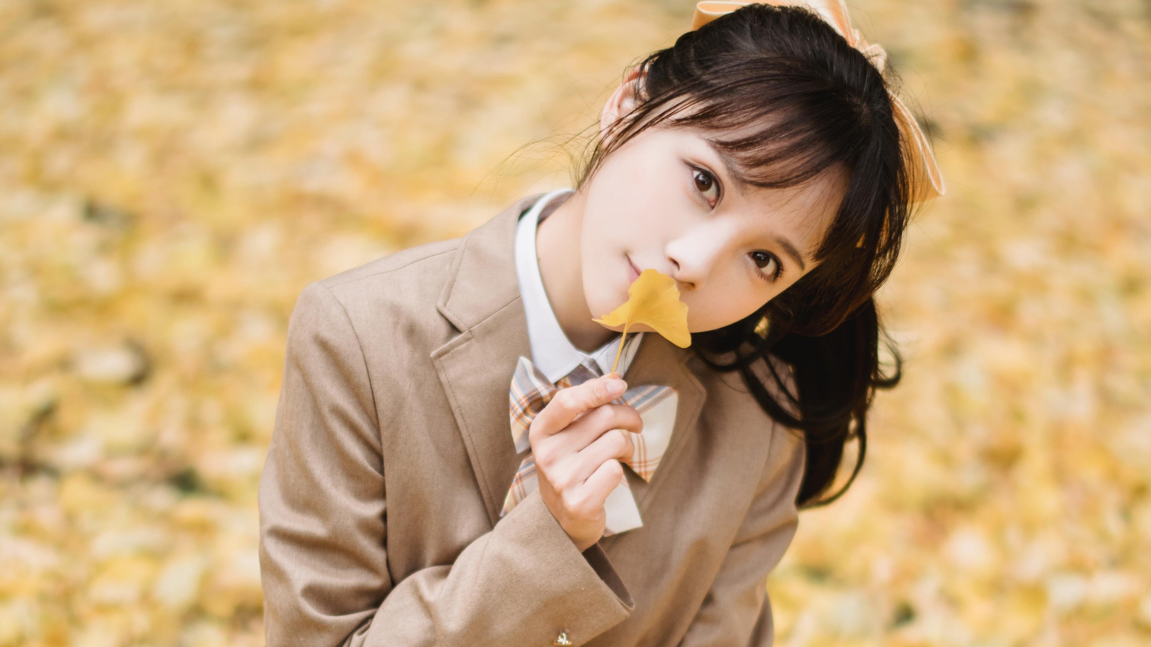 喀麦隆正面击溃阿尔及利亚，奥斯梅恩统治全场，非洲足球的巅峰对决