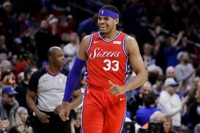 魔术关键战突围鹈鹕，布克攻防转换核心